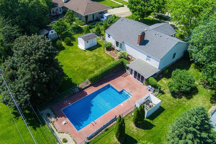 Property Photo:  112 Stoney Creek Drive  IL 60115 