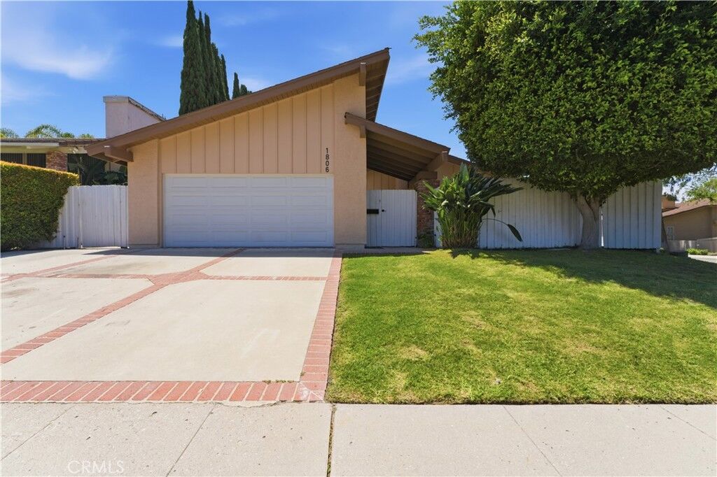Property Photo: 1806 Pepper Tree Court CA 91362