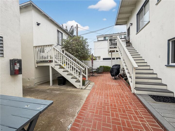 Property Photo:  207 Baltimore Avenue  CA 92648 