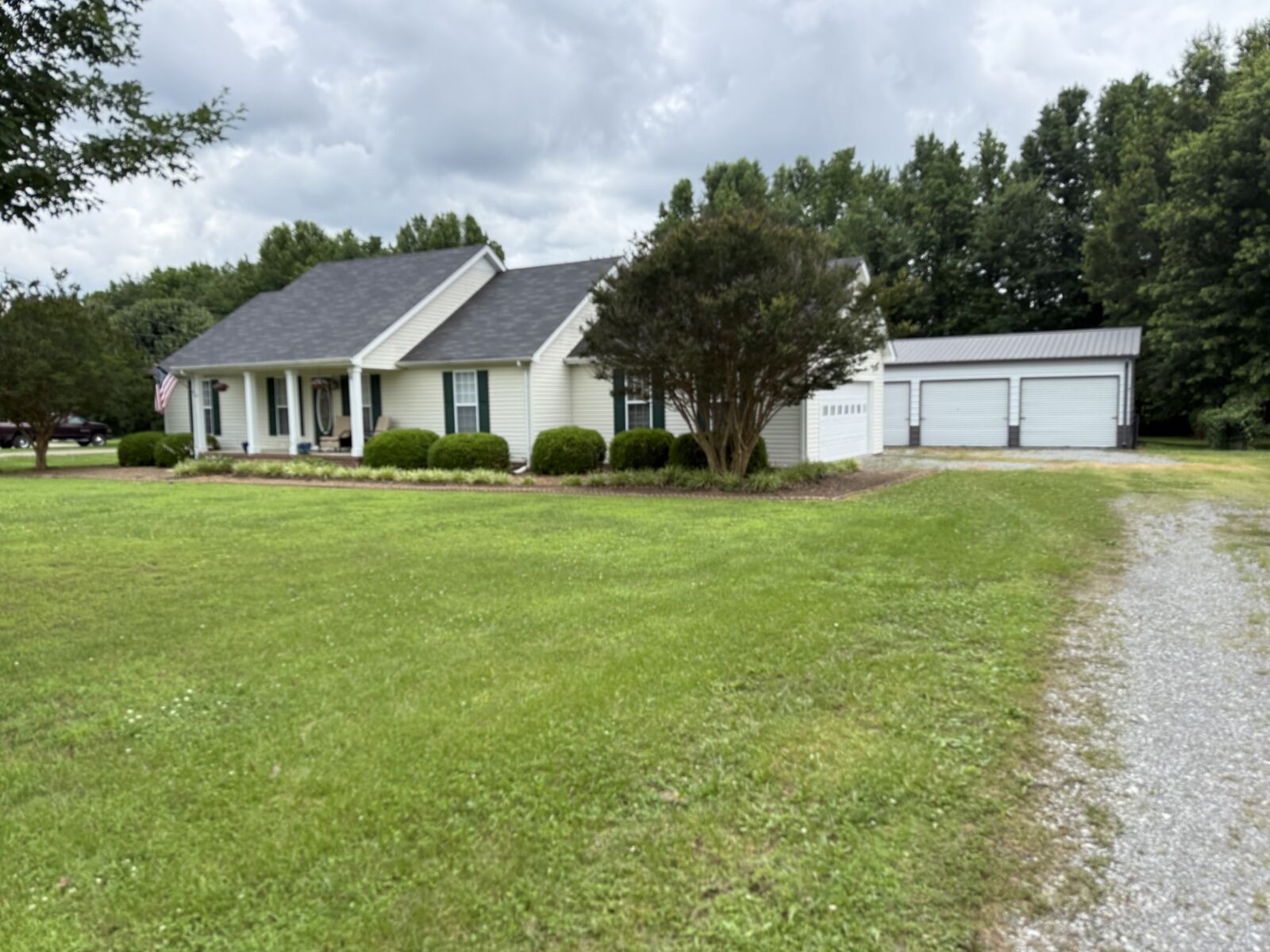 Property Photo: 28 Long Meadow Dr TN 37334