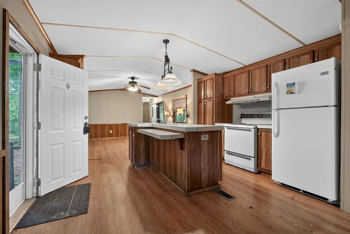 Property Photo:  360 Floyd Dr  TN 37166 