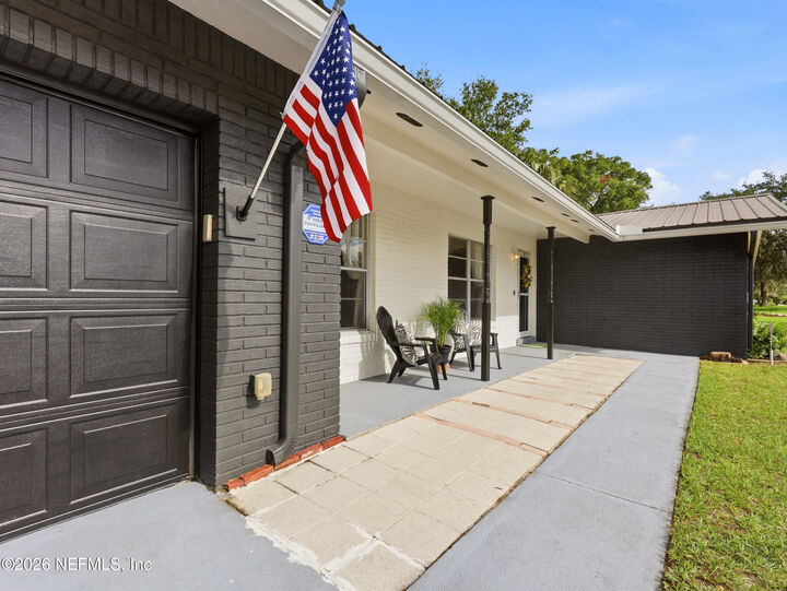Property Photo: 200 Mango Drive FL 32177