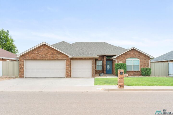 Property Photo: 3913 Woodlark Road NM 88101