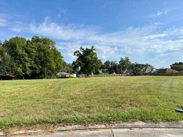 Property Photo: 125 Downing Ct LA 70037