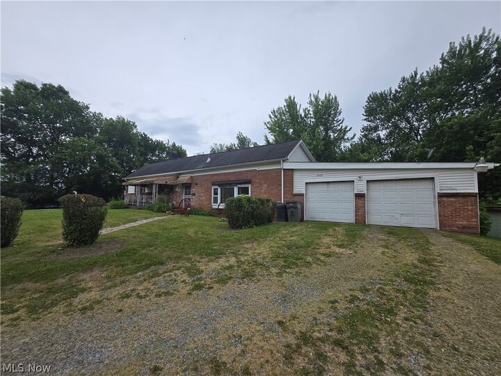 Property Photo: 1427 Hawn Street OH 44506