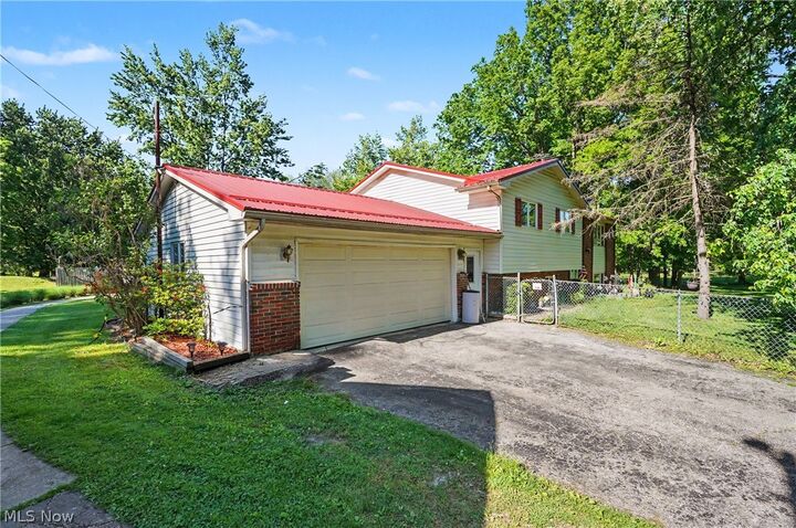 Property Photo: 4250 Herr Fieldhouse Road OH 44470