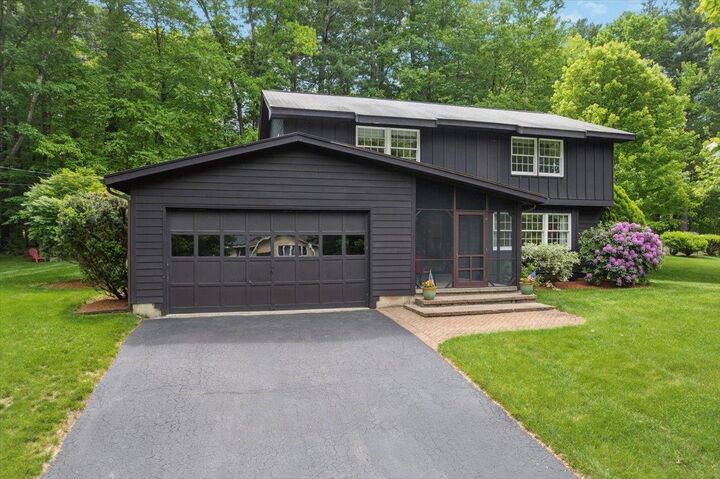 Property Photo:  11 Parkhurst Drive  NH 03051 