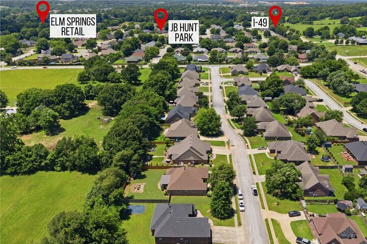 Property Photo: 1351 Lexington Circle AR 72762