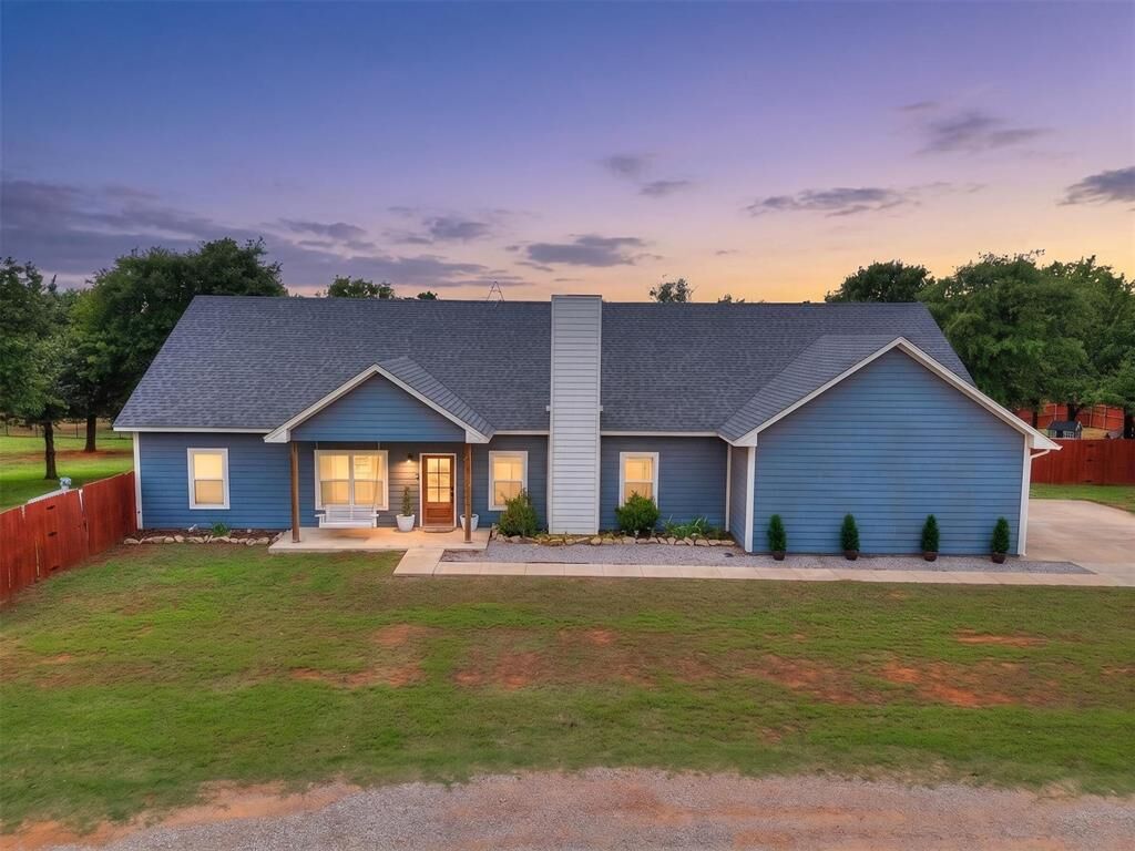 Property Photo:  12035 Old Homestead Trail  OK 73044 