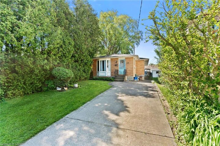 Property Photo: 80 1/2 Melody Trail ON L2M 1C7