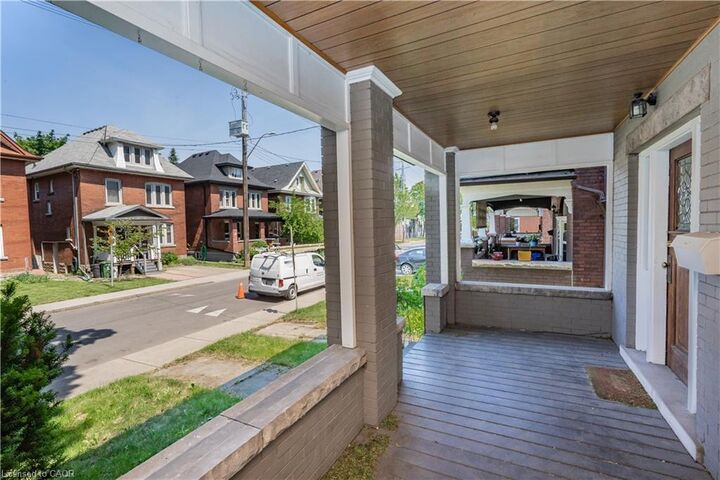 Photo de la propriété: 25 Spadina Avenue Main ON L8M 2W8