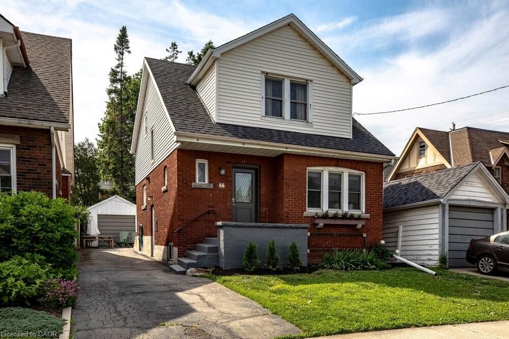 Property Photo:  66 Edgemont Street S  ON L8K 2H5 