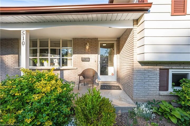 Property Photo:  510 Edenbrook Place  ON N2L 4N5 