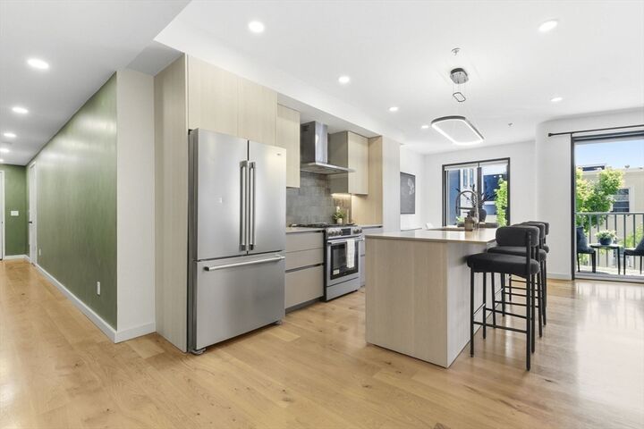 Property Photo:  187-191 Condor St 5  MA 02128 