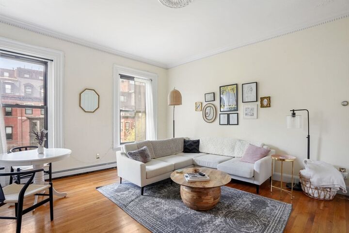 Property Photo: 315 Beacon St 8 MA 02116