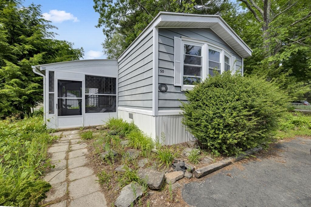 Property Photo:  50 Park Ave  MA 01566 