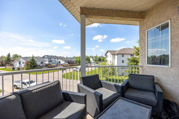 Property Photo:  1095 Timberline Drive 302  AB T9K 1Y7 