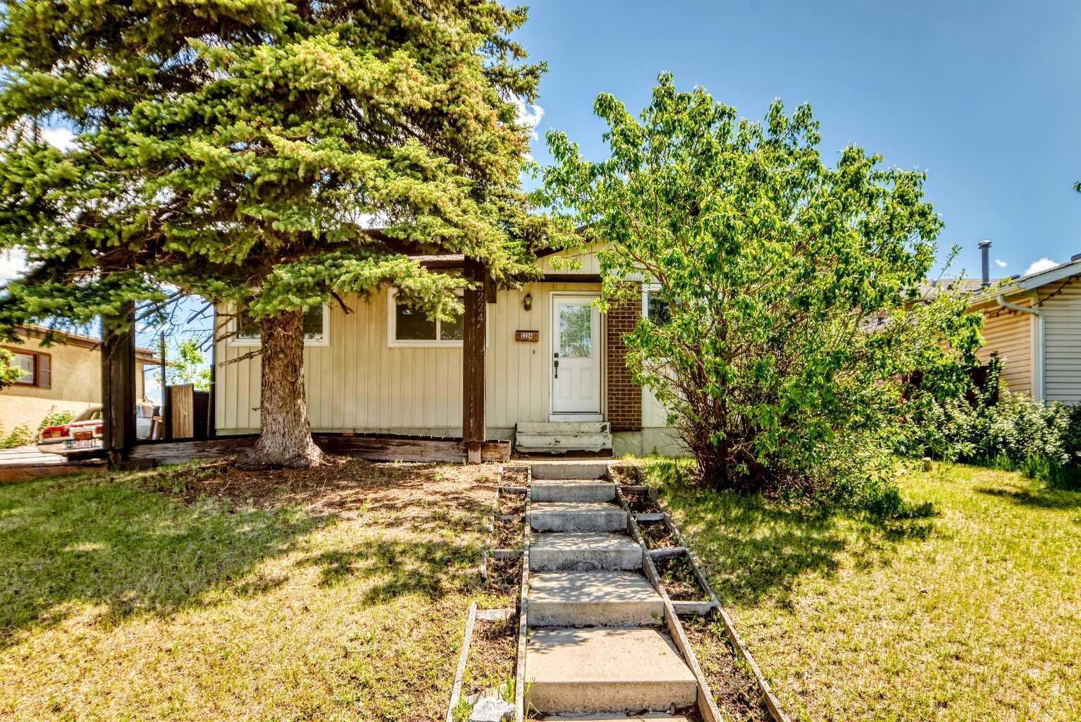 Property Photo: 3224 Rundlelawn Road NE AB T1Y 3H5