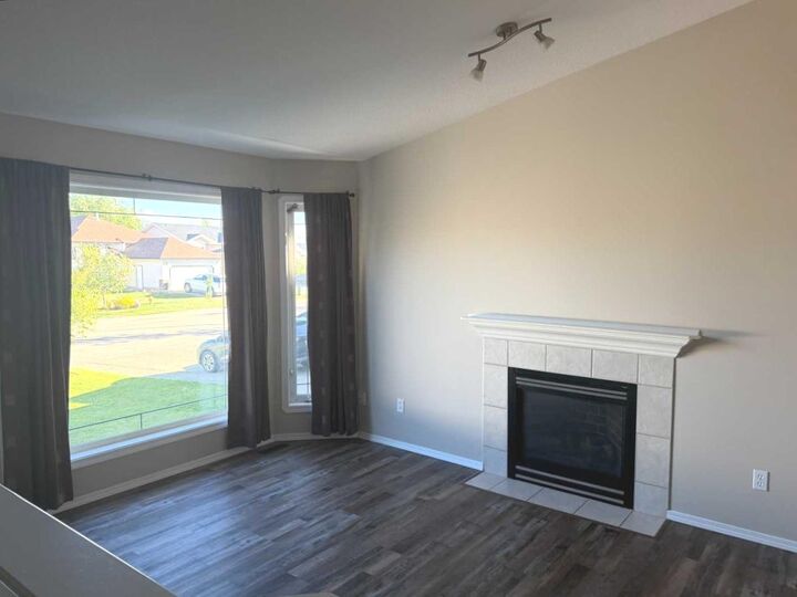 Property Photo:  171 Pinnacle Way  AB T8W 2S9 