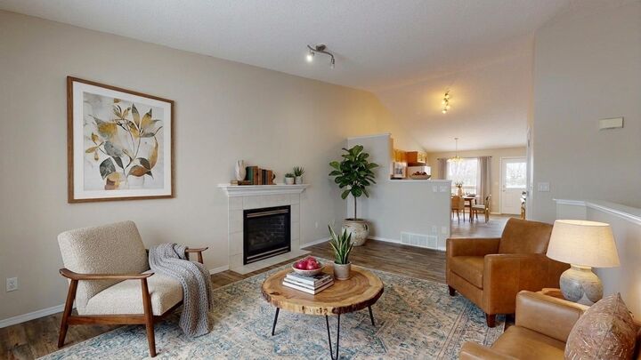 Photo de la propriété:  171 Pinnacle Way  AB T8W 2S9 