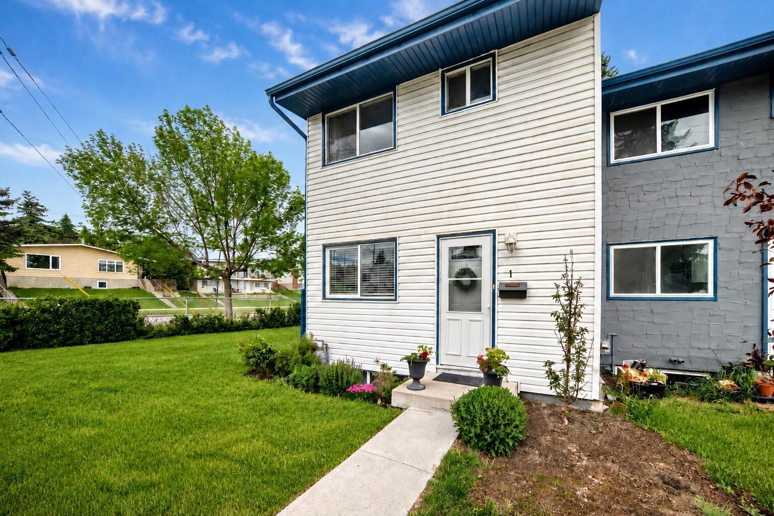 Property Photo:  6440 4 Street NW 1  AB T2K 1B8 