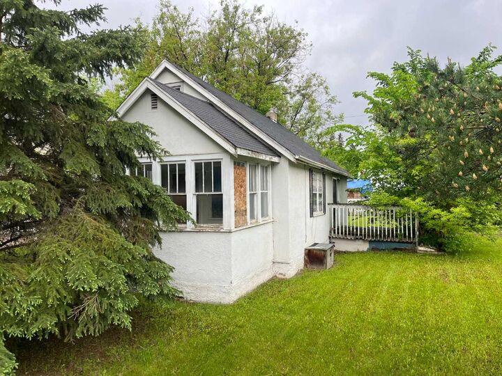 5402 50 Street — photo 1