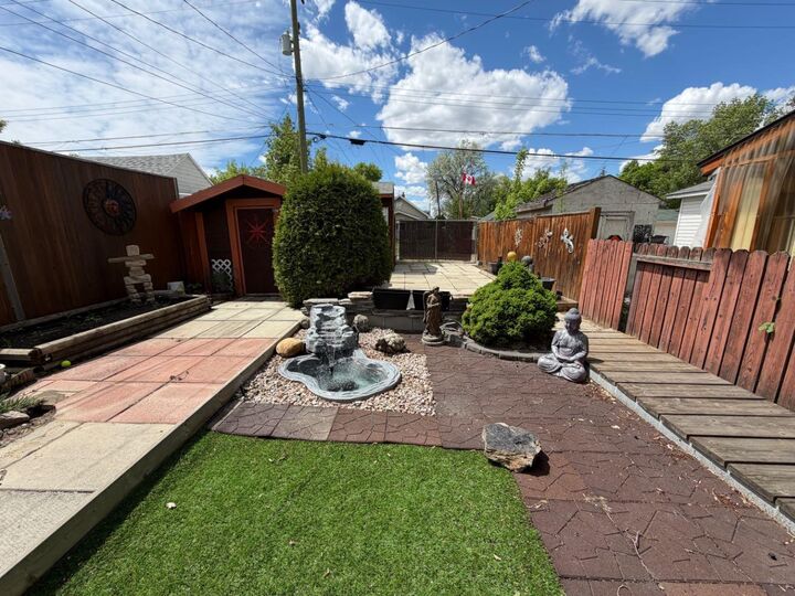 Property Photo: 517 5 Street E AB T0J 0Y4