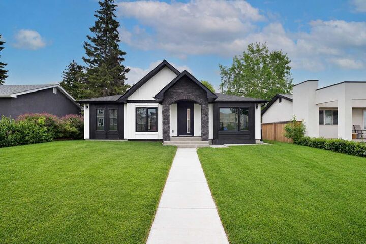 4940 45 Street SW — photo 1