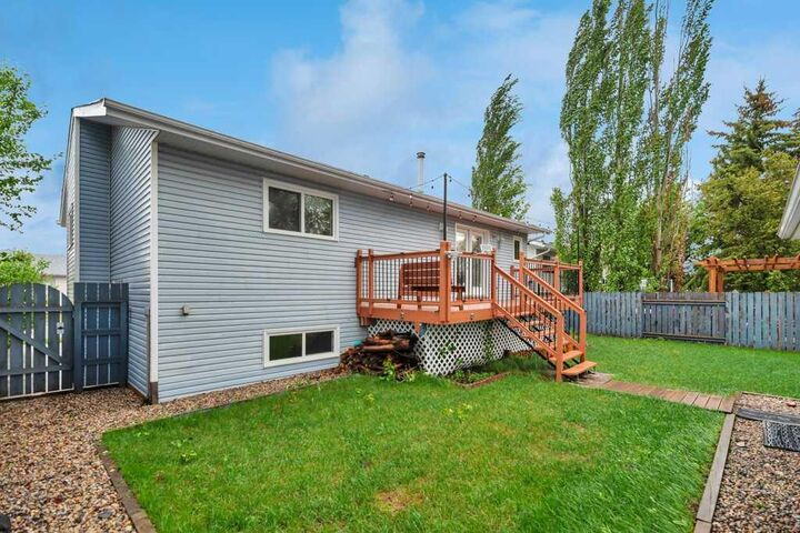 Property Photo:  119 Strathaven Crescent  AB T1P 1M2 