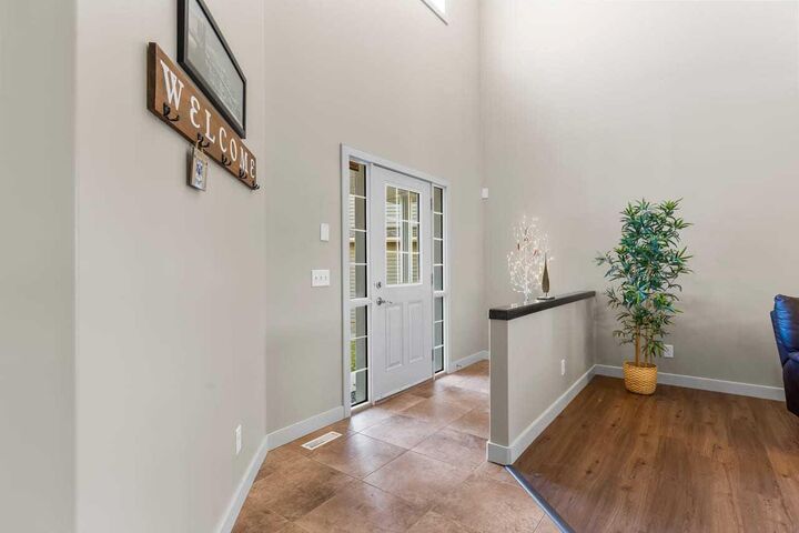 Property Photo: 38 Everhollow Green SW AB T2Y 0H4