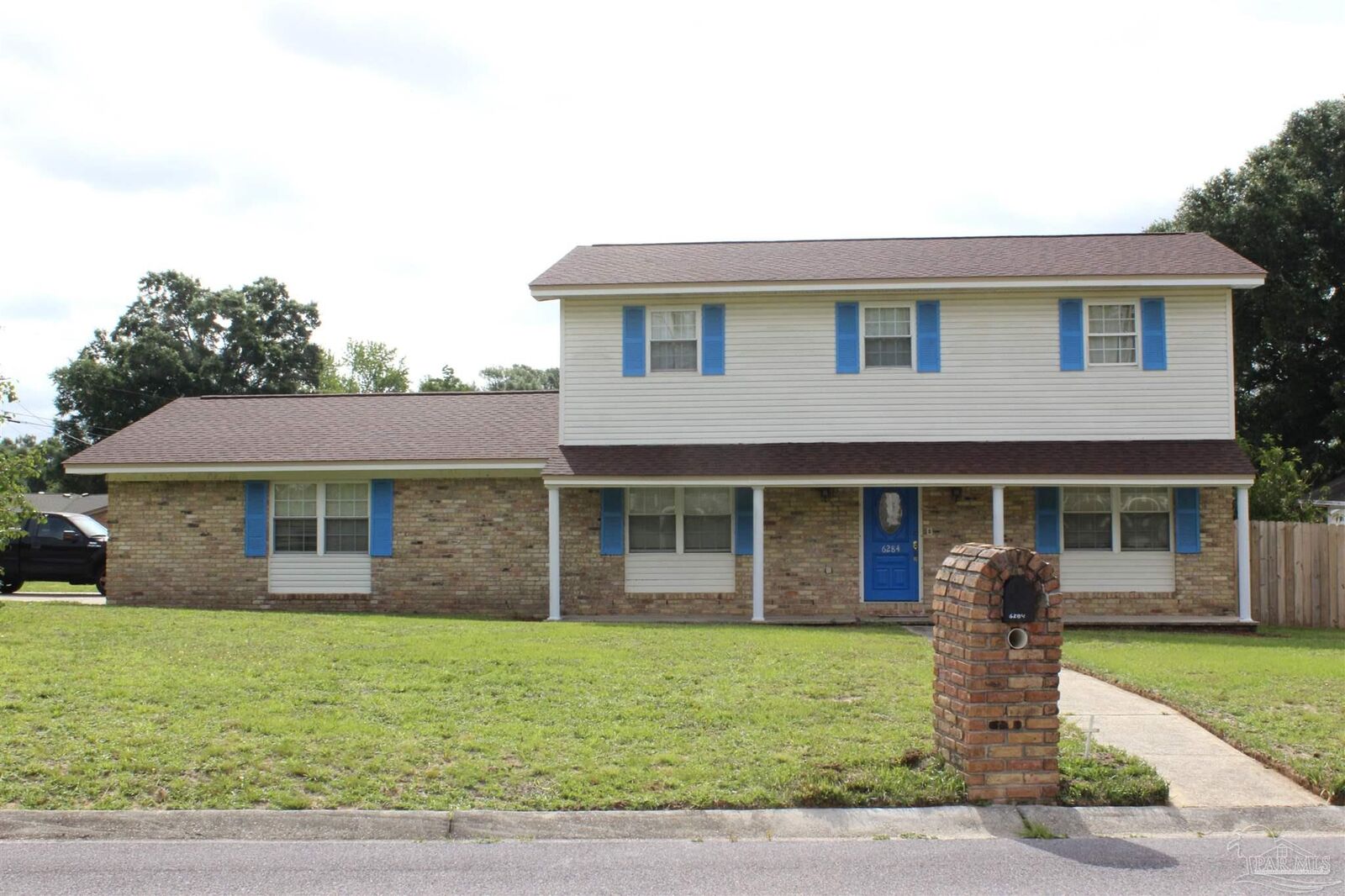 Property Photo:  6284 Starhill Dr  FL 32570 