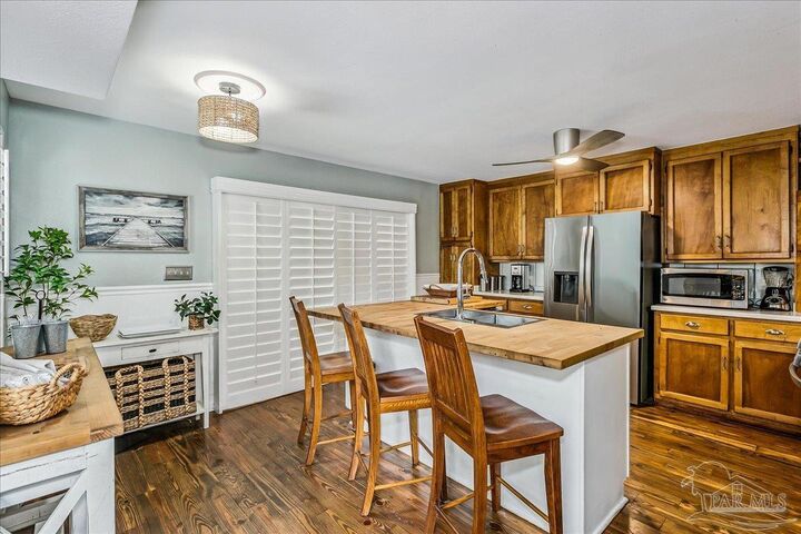 Property Photo:  2727 Sunrunner Ln  FL 32563 