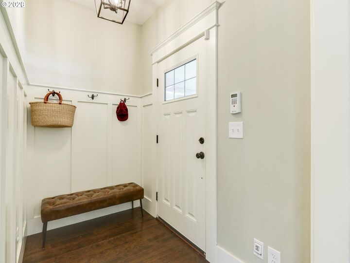 Property Photo: 131 SE 74th Ave OR 97215