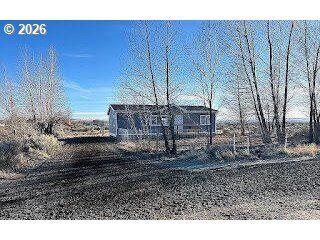 Property Photo: 58282 Maple Circle Rd OR 97641