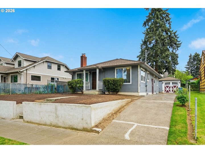 Property Photo: 648 NE Stafford St OR 97211