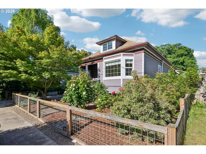 Property Photo: 5325 N Montana Ave OR 97217