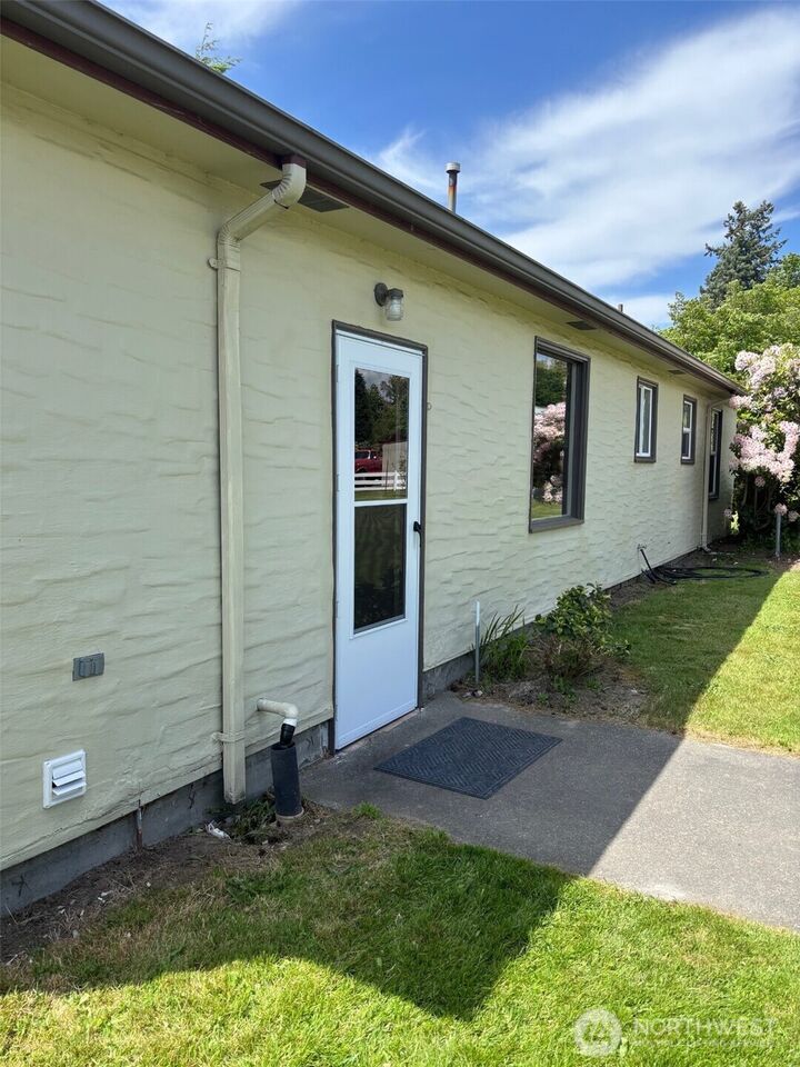 Property Photo: 10563 District Line Road WA 98233