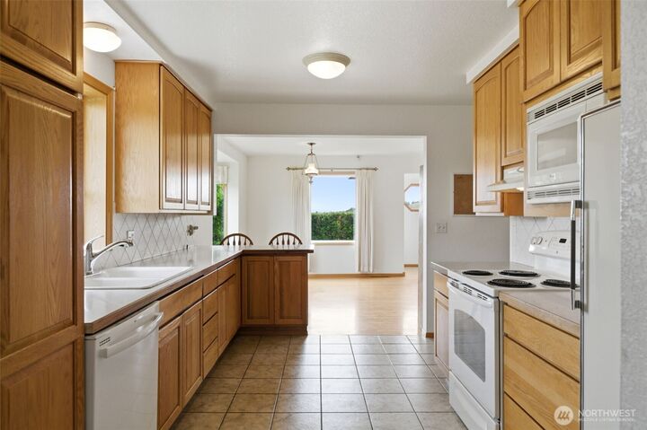 Property Photo: 13608 Wide Hollow Road WA 98908