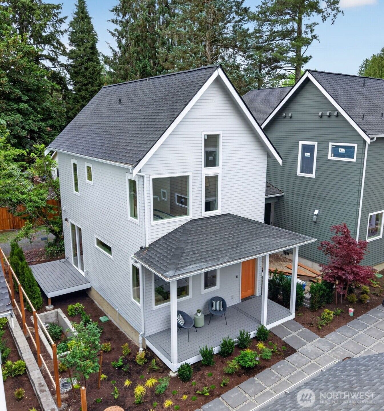 Property Photo:  11739  40th Avenue NE B  WA 98125 