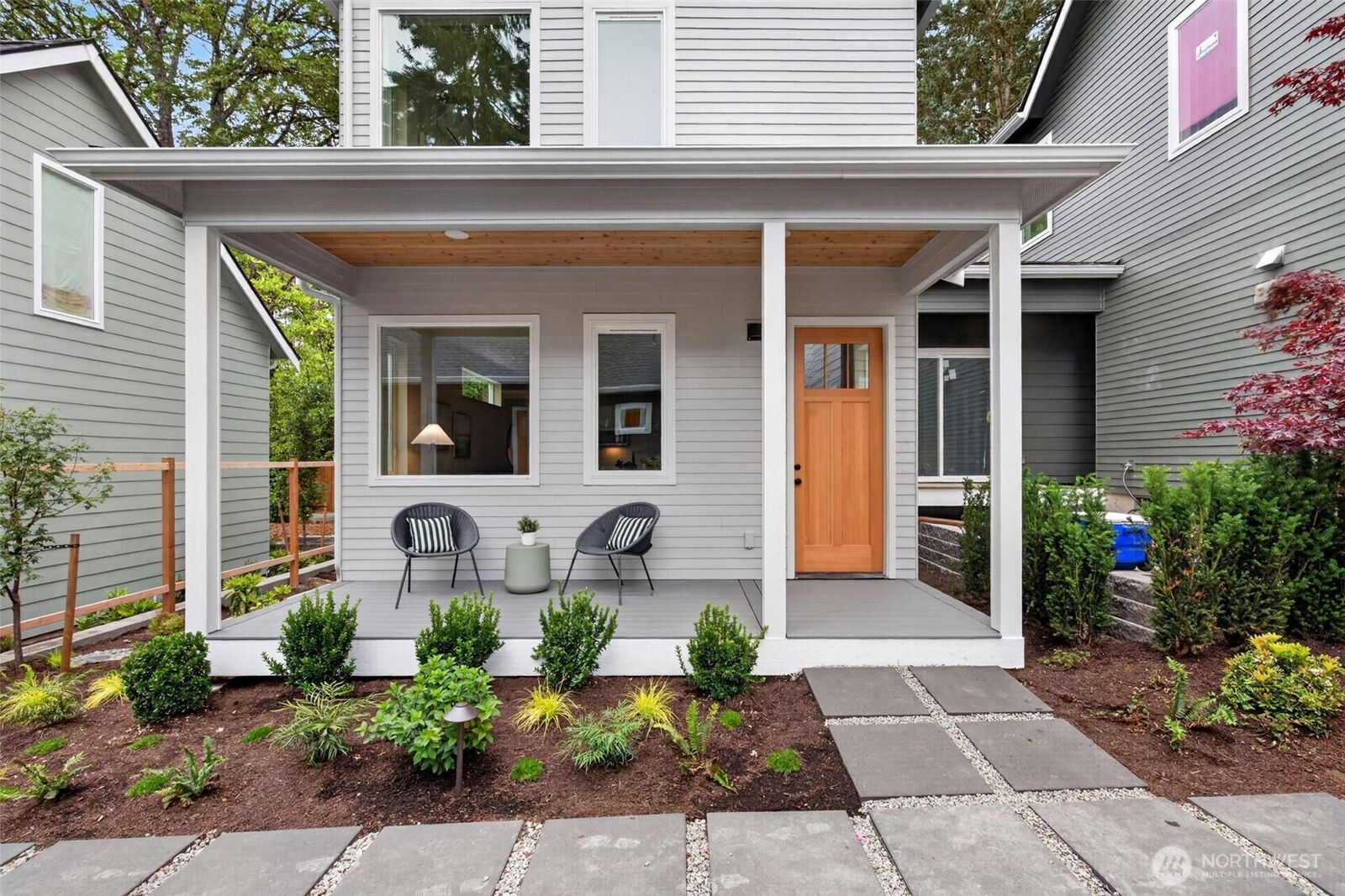 Property Photo: 11739 40th Avenue NE B WA 98125