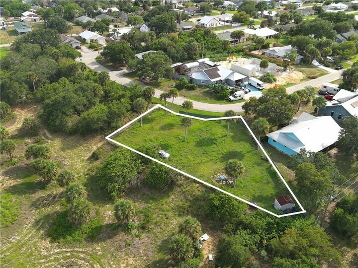 Property Photo:  1130 3rd Court SW  FL 32962 