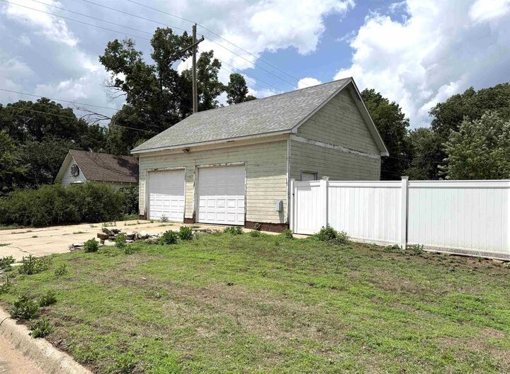 Property Photo:  202 N Madison Ave  KS 67003 