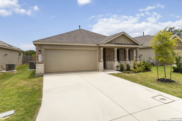 Property Photo: 14702 Somerset Mill TX 78254