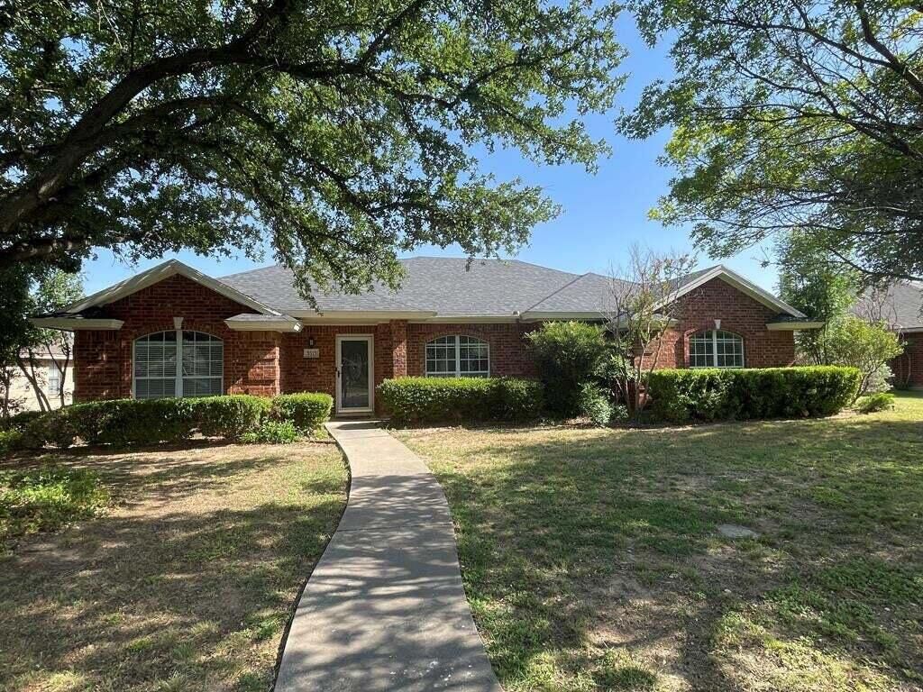 Property Photo:  3513 Shadyhill Drive  TX 76904 