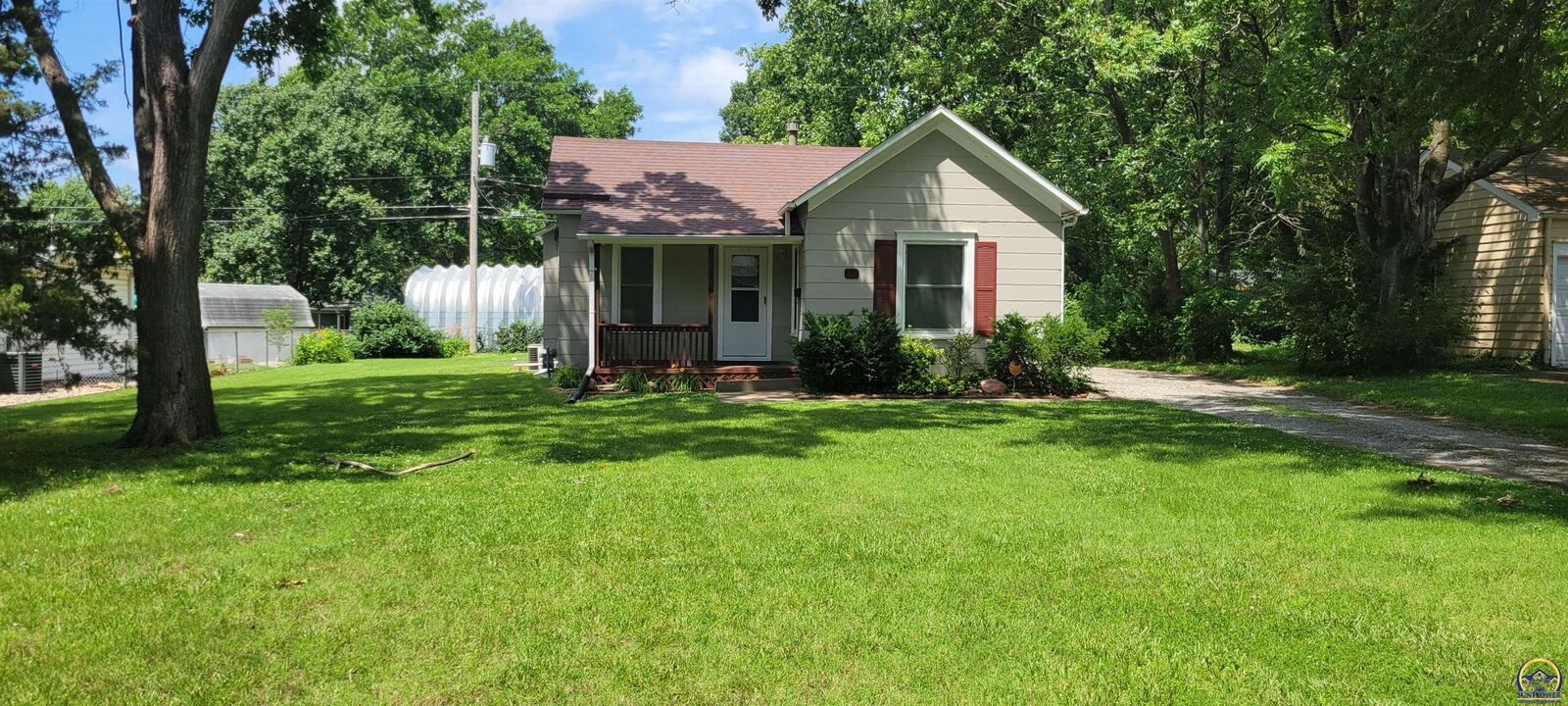 Property Photo:  1933 SW High Ave  KS 66604 
