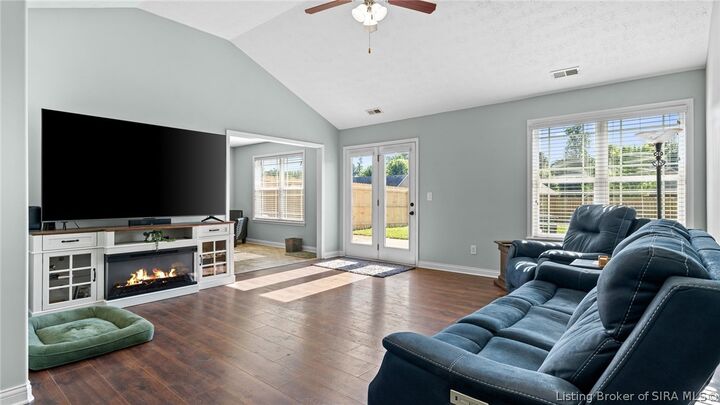Property Photo: 1006 Pioneer Lane IN 47124