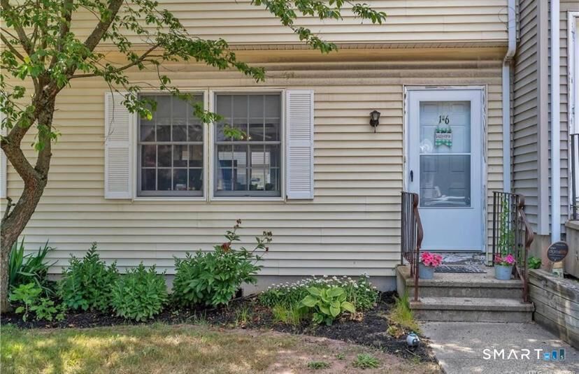 Property Photo:  16 Chamberlain Street 16  CT 06513 