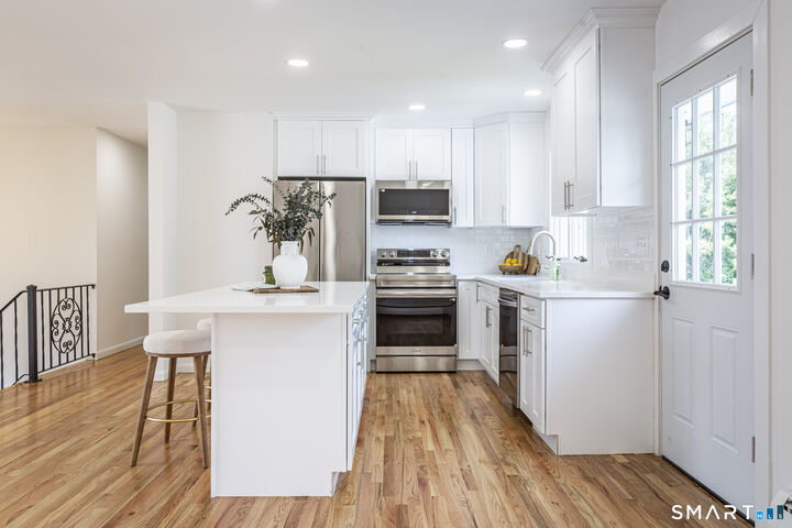 Property Photo:  105 Ursini Drive  CT 06514 