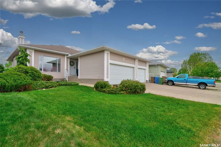 Property Photo: 3511 Bishop Crescent E SK S4Z 1A6