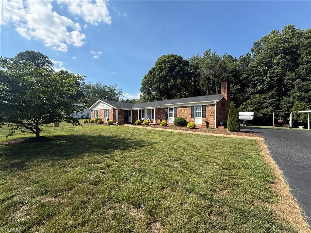 Property Photo:  2303 US Highway 21  NC 28676 